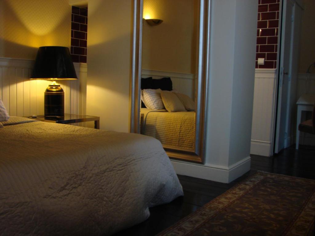 Aparthotel De Beek Anno 1410 Sint-Truiden Rum bild